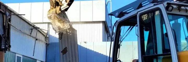 Cennik rozbiórki fundamentów – co warto wiedzieć przed podjęciem decyzji?