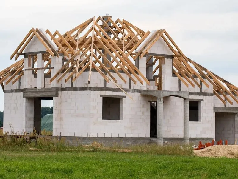 Ile kosztuje budowa domu o powierzchni 35m²? Przewodnik po wydatkach