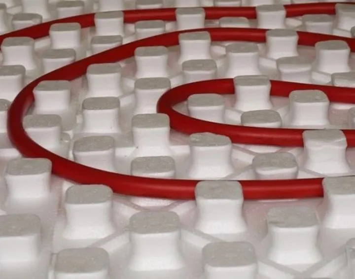 Optymalna grubość styropianu pod podłogówkę – co warto wiedzieć?