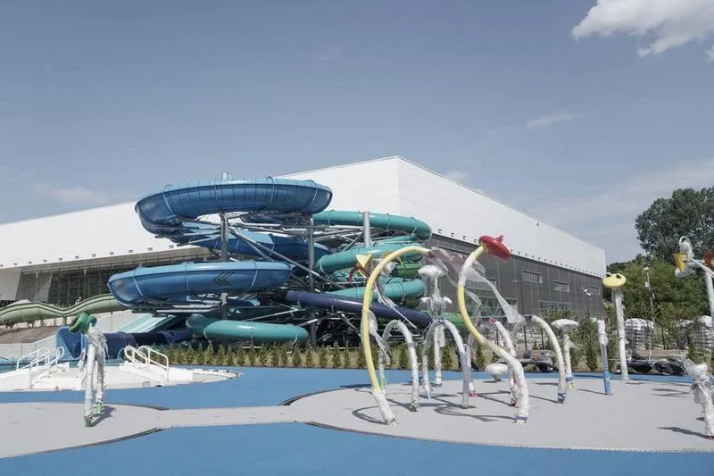 Budowa aquaparku