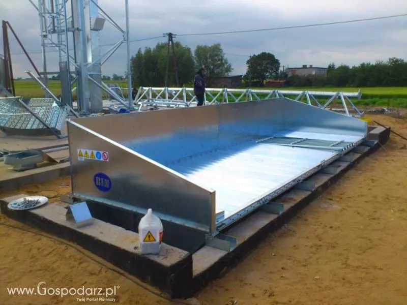 Fundament pod podajnik kubełkowy