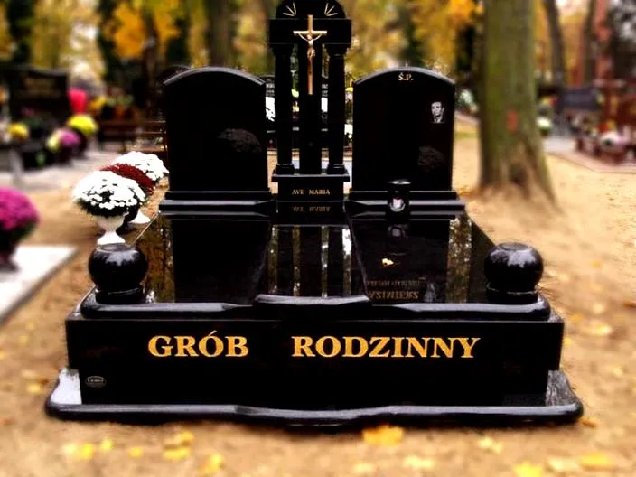 Koszty budowy grobowca