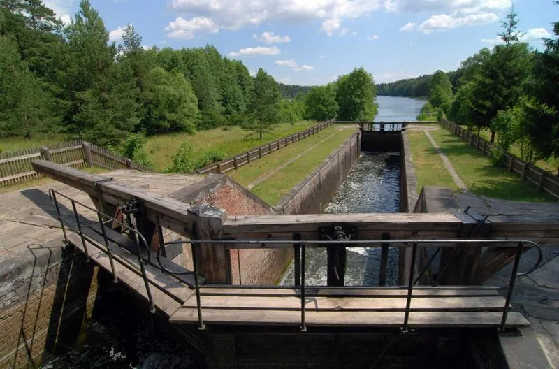 Koszty budowy kanału samochodowego