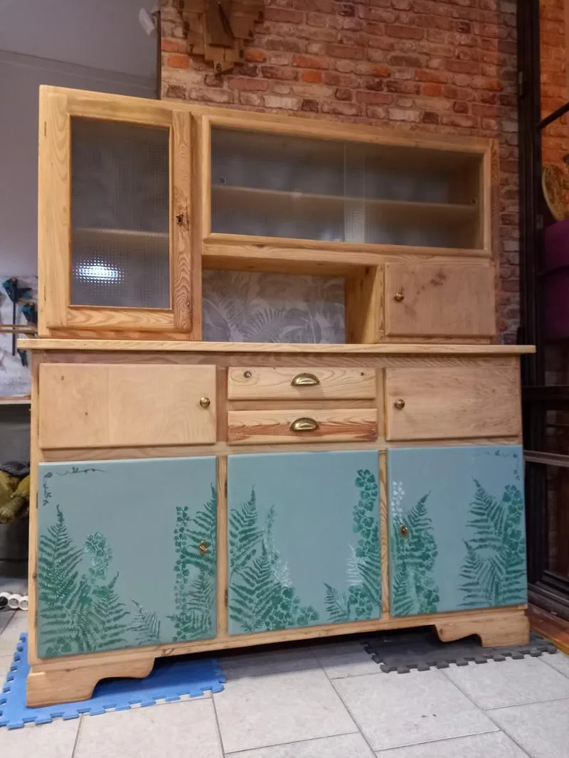 Malowanie mebli z okleiny