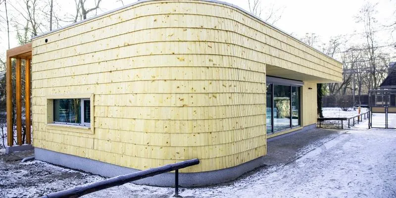 Pawilon handlowy z płyty warstwowej