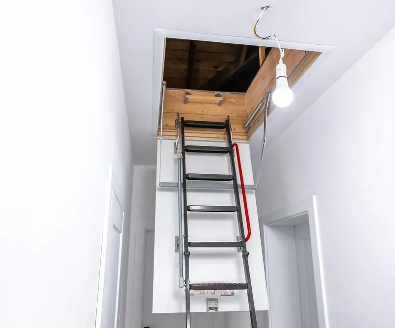 Porównanie rodzajów schodów strychowych